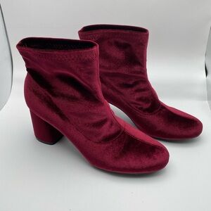 Truffle Collection Burgundy Velvet Boots - Size 8 (EU 41)